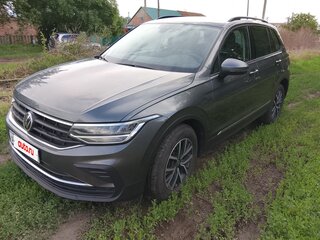 2021 Volkswagen Tiguan II Рестайлинг, серый, 3200000 рублей, вид 1
