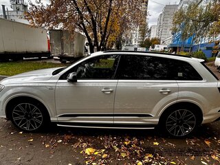2021 Audi Q7 55 TFSI II (4M) Рестайлинг, белый, 7000000 рублей, вид 4
