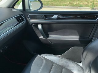 2011 Volkswagen Touareg II, белый, 2150000 рублей, вид 5