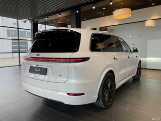 2025 Li Auto (Lixiang) L9 52.3 kWh I Рестайлинг, белый, 11990000 рублей, вид 4