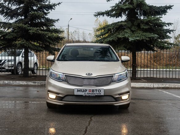 2015 Kia Rio III Рестайлинг, бежевый - вид 4