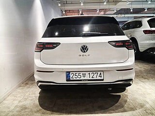 2025 Volkswagen Golf VIII Рестайлинг, белый, 3400000 рублей, вид 4