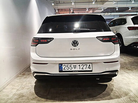 2025 Volkswagen Golf VIII Рестайлинг, белый, 3400000 рублей, вид 4