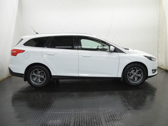2018 Ford Focus III Рестайлинг, белый, 1188000 рублей - вид 3