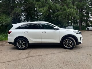 2018 Kia Sorento III Prime Рестайлинг, белый, 2650000 рублей, вид 4