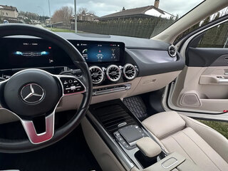 2021 Mercedes-Benz GLA 200 II (H247), белый, 2600000 рублей, вид 3