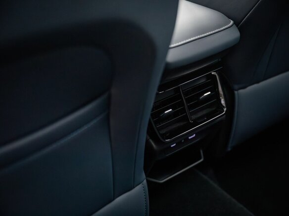 2026 Geely Atlas II, чёрный, 3449990 рублей - вид 28