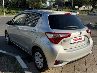 2019 Toyota Vitz III (XP130) Рестайлинг 2, серебристый, 1280000 рублей, вид 4