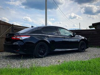 2018 Toyota Camry VIII (XV70), чёрный, 3000000 рублей, вид 4