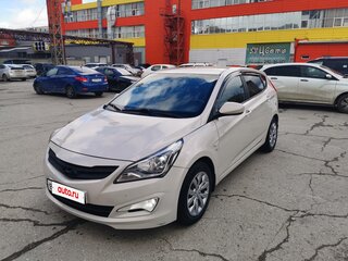 2015 Hyundai Solaris I Рестайлинг, бежевый, 950000 рублей, вид 1