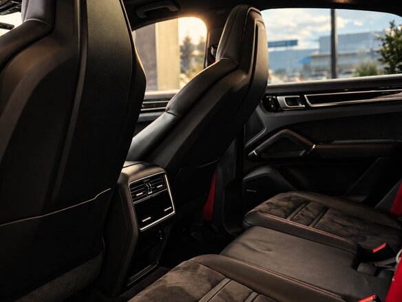 2023 Porsche Cayenne GTS III, чёрный, 15300000 рублей - вид 10