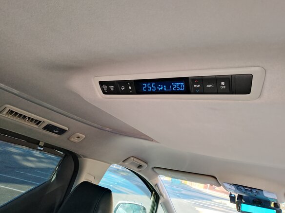 2018 Toyota Alphard III Рестайлинг, белый, 3999999 рублей - вид 22