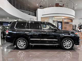 2013 Lexus LX 570 III Рестайлинг, чёрный, 5372000 рублей, вид 4