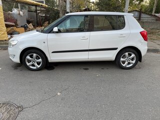 2013 Skoda Fabia II Рестайлинг, белый, 580000 рублей, вид 5