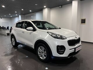 2018 Kia Sportage IV, белый, 1800000 рублей, вид 1