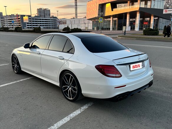 2017 Mercedes-Benz E-Класс AMG 43 AMG V (W213), белый, 3800000 рублей - вид 1