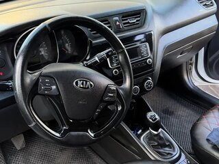 2016 Kia Rio III Рестайлинг, белый, 750000 рублей, вид 5