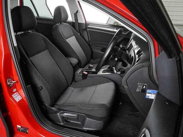 2013 Volkswagen Golf VII, красный, 1245000 рублей - вид 9