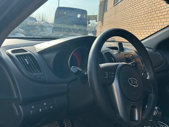 2011 Kia Cerato 6-speed II, золотистый - вид 8