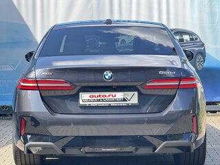 2025 BMW 5 серии 520d xDrive VIII (G60/G61/G68), голубой, 7452783 рублей, вид 3