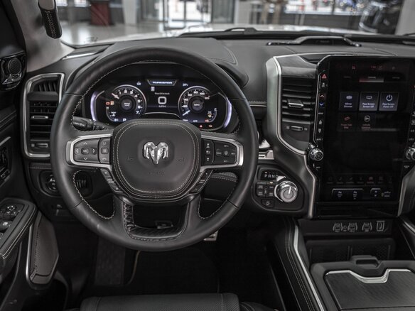 2026 Ram 1500 Crew Cab V Рестайлинг, белый, 10814927 рублей - вид 35