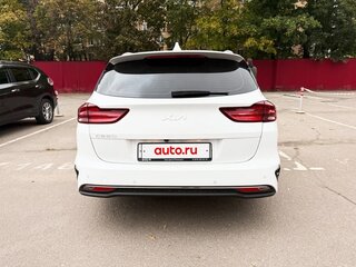2021 Kia Ceed III Рестайлинг, белый, 2300000 рублей, вид 4