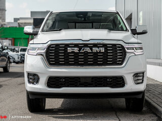 2026 Ram 1500 Crew Cab V Рестайлинг, белый, 10690000 рублей, вид 4