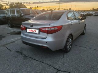 2013 Kia Rio 4-speed III, серебристый, 878000 рублей, вид 3