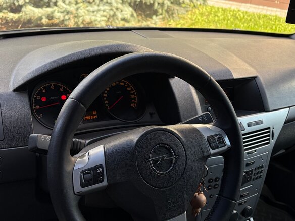 2011 Opel Astra H Рестайлинг, чёрный, 520000 рублей - вид 4