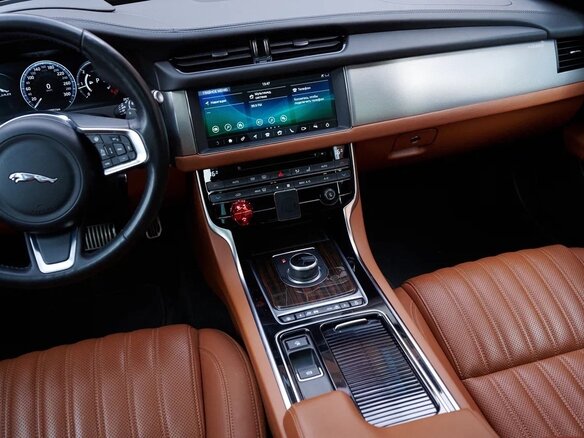 2020 Jaguar XF II, белый - вид 16