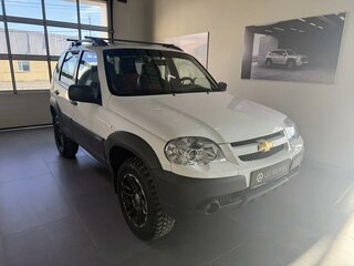 2018 Chevrolet Niva I Рестайлинг, белый, 839000 рублей, вид 3
