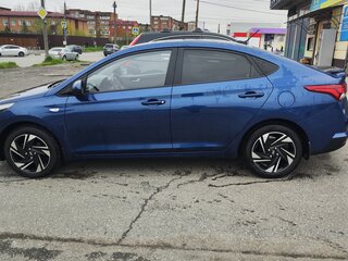 2021 Hyundai Solaris II Рестайлинг, синий, 1820000 рублей, вид 3