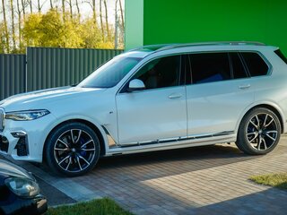 2022 BMW X7 40i I (G07), белый, 9000000 рублей, вид 2