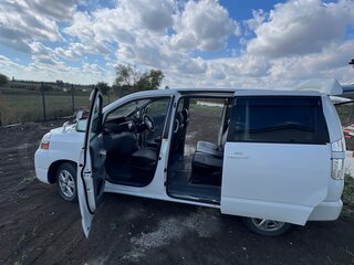 2007 Toyota Voxy I (R60), белый, 1050000 рублей, вид 4