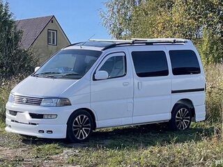 1998 Toyota Regius I, белый, 870000 рублей, вид 1