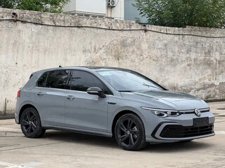 2023 Volkswagen Golf VIII, белый, 1680100 рублей, вид 3