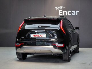 2022 Kia Niro II, чёрный, 1870999 рублей, вид 4