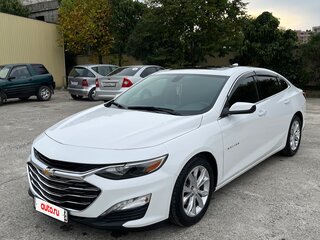 2019 Chevrolet Malibu IX Рестайлинг, белый, 1400000 рублей, вид 2