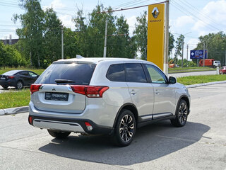 2020 Mitsubishi Outlander III Рестайлинг 3, серебристый, 2268000 рублей, вид 5