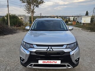 2021 Mitsubishi Outlander III Рестайлинг 3, серый, 2490000 рублей, вид 2