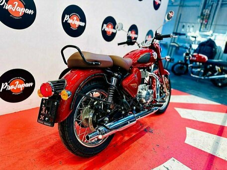 2026 Royal Enfield Classic 350, красный, 457000 рублей, вид 3