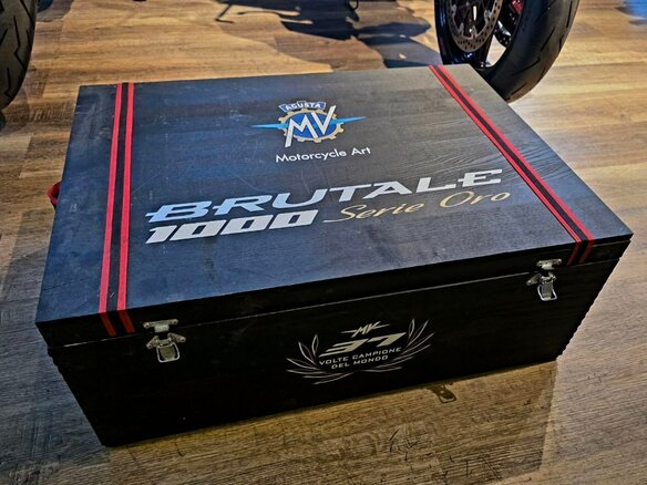 2019 MV Agusta Brutale 1000, красный, 3290000 рублей - вид 22
