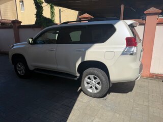 2010 Toyota Land Cruiser Prado 150 Series, белый, 2400000 рублей, вид 4