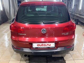 2011 Volkswagen Tiguan I Рестайлинг, красный, 1100000 рублей, вид 4