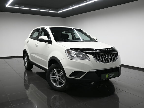 2012 SsangYong Actyon II, белый - вид 4