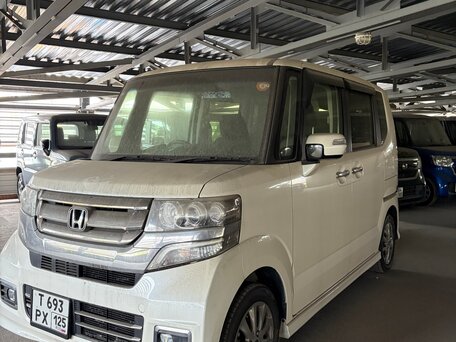 2017 Honda N-BOX I Рестайлинг, белый, 895000 рублей, вид 1