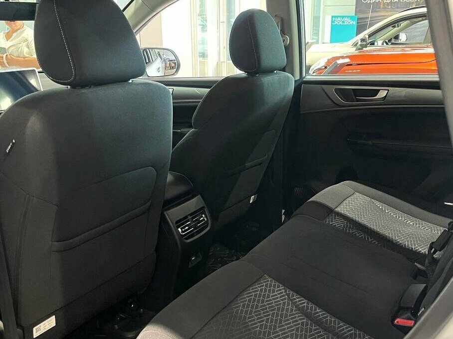 Открыть фотографии: Haval M6 II