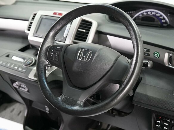 2014 Honda Freed I Рестайлинг 2, красный, 1140000 рублей - вид 9