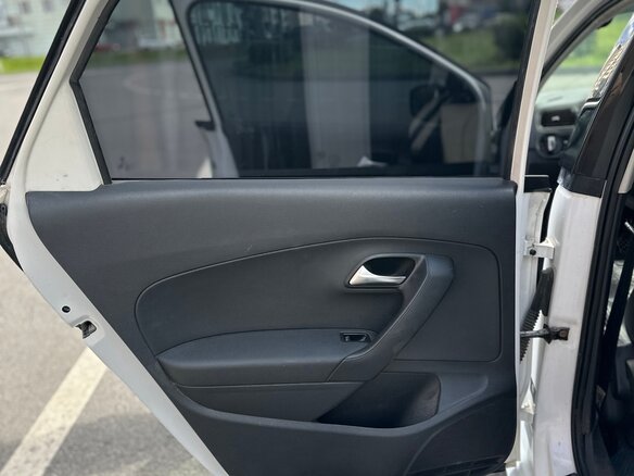 2010 Volkswagen Polo V, белый - вид 18