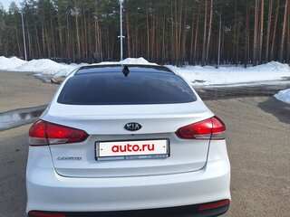 2019 Kia Cerato III Рестайлинг (Classic), белый, 1650000 рублей, вид 4